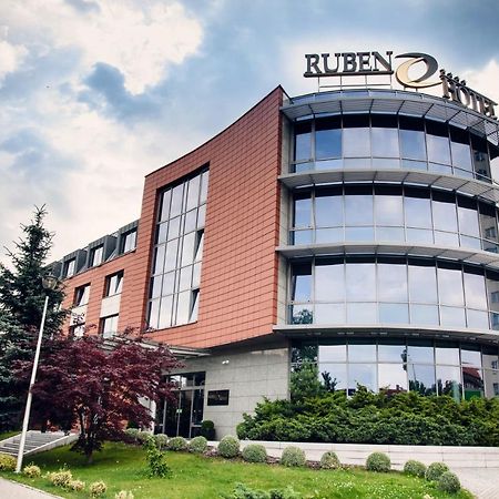 Ruben Hotel Zielona Gora Exterior photo